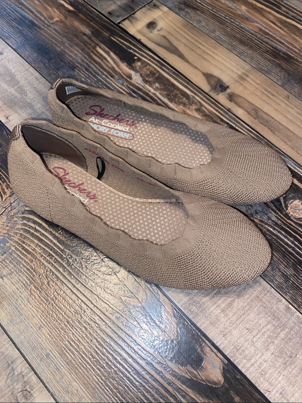 NWOT Skechers Cleo Taupe Knit Slip-On ballet Flats with Memory Foam